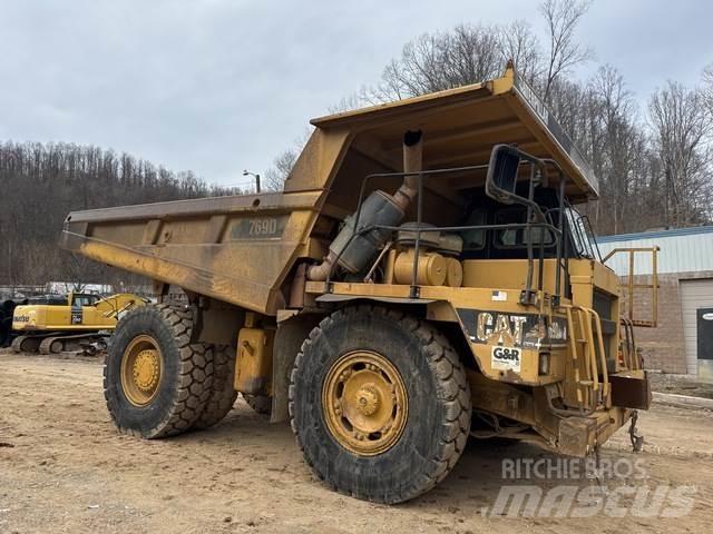 CAT 769D Articulated Haulers