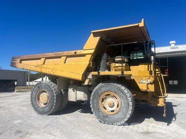 CAT 769D Articulated Haulers
