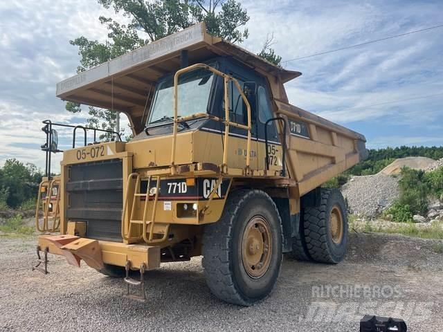 CAT 771D Articulated Haulers