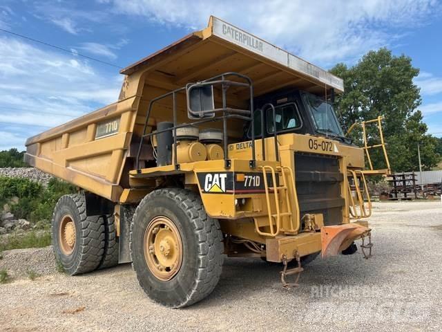 CAT 771D Articulated Haulers
