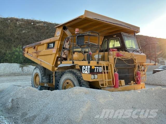 CAT 771D Articulated Haulers