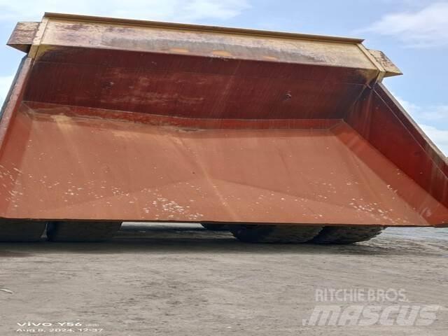 CAT 777E Articulated Haulers