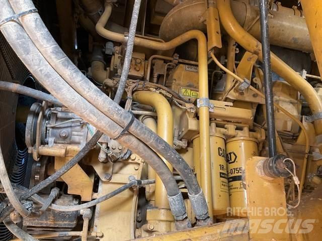 CAT 785D Articulated Haulers