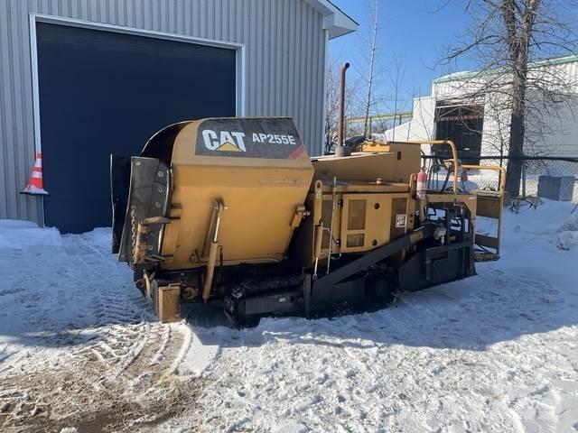 CAT AP255E Asphalt pavers