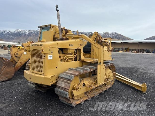 CAT D4E Pipe layer dozers