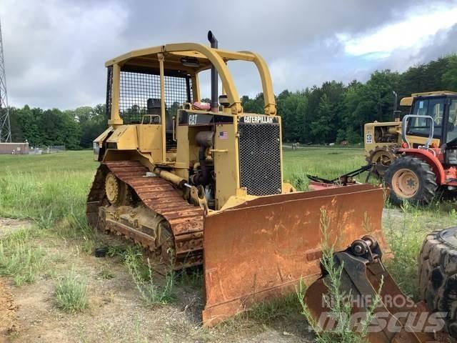 CAT D5M XL Crawler dozers
