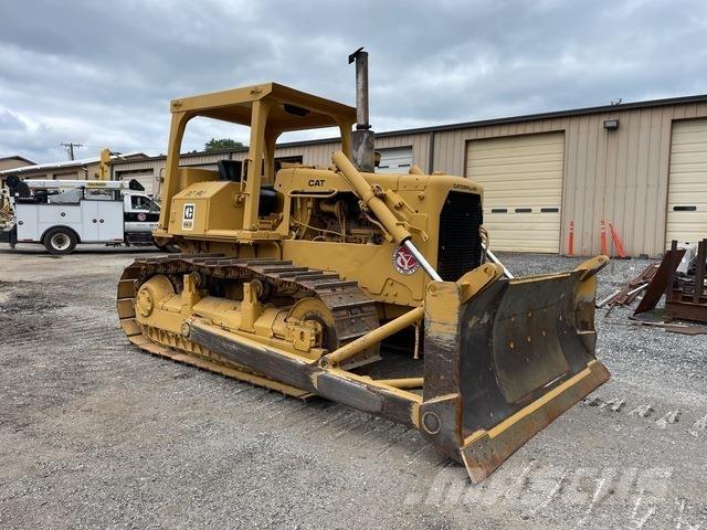 CAT D6D Crawler dozers