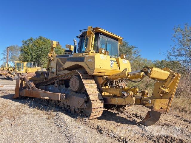 CAT D8T Crawler dozers