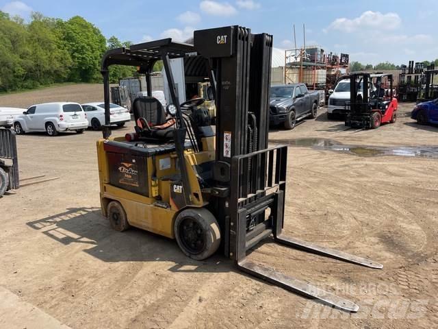 CAT E5000 Electric forklift trucks