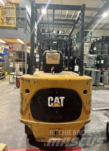 CAT E8000 Electric forklift trucks