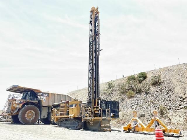 CAT MD6240 Surface drill rigs