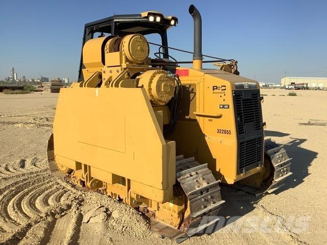 CAT PL61 Pipe layer dozers