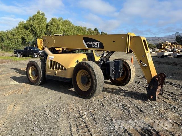 CAT TL943 Telescopic handlers