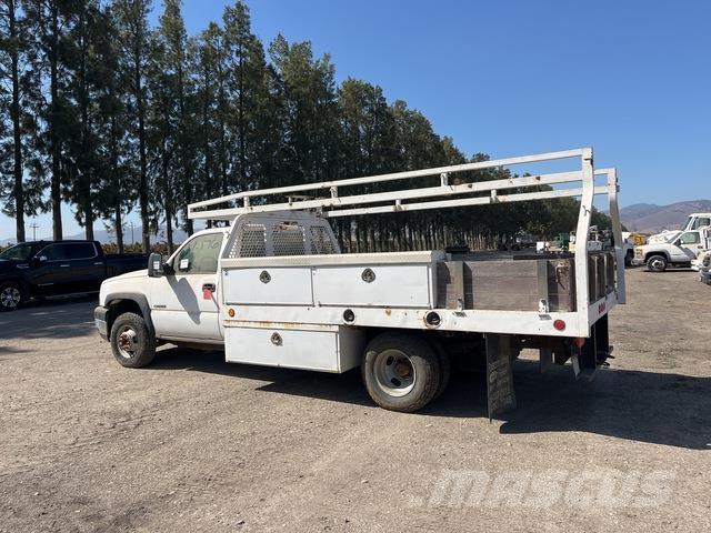 Chevrolet 3500 Flatbed / Dropside trucks