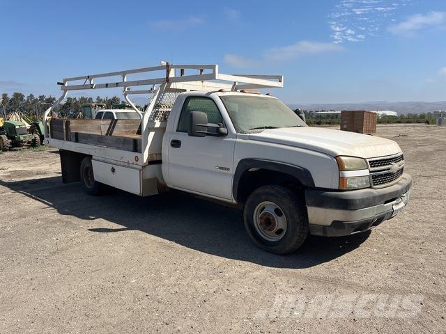 Chevrolet 3500 Flatbed / Dropside trucks