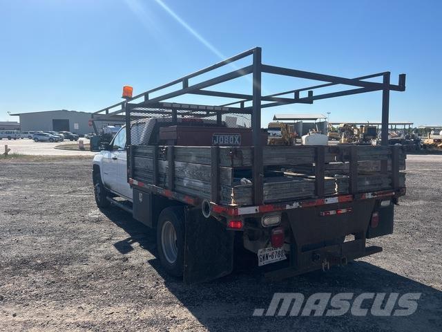Chevrolet 3500 Flatbed / Dropside trucks