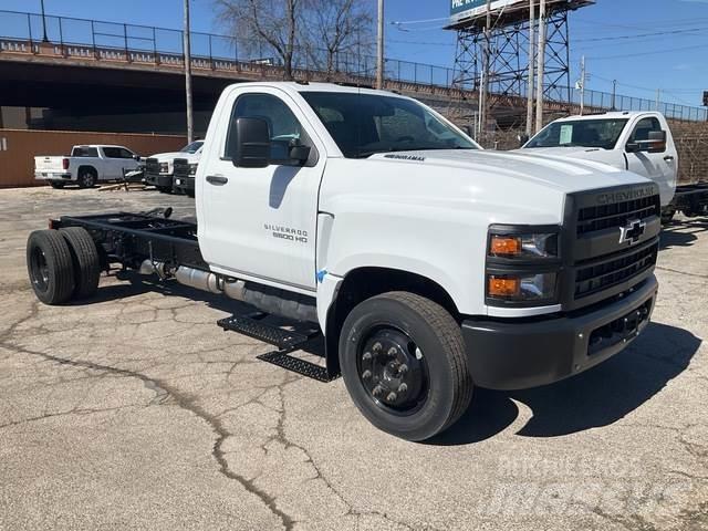 Chevrolet 5500 Cabins and interior