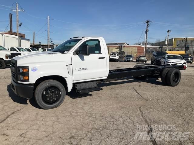 Chevrolet 5500 Cabins and interior