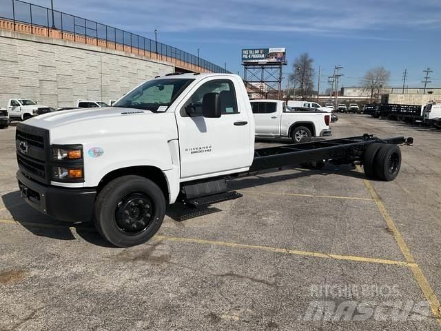 Chevrolet 5500 Cabins and interior