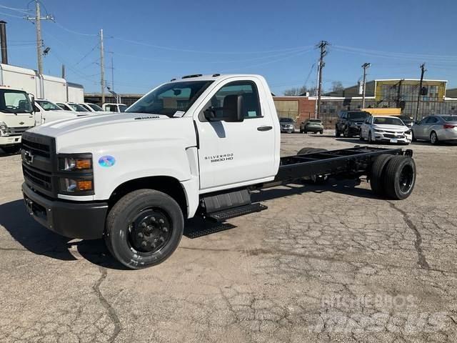 Chevrolet 5500 Cabins and interior