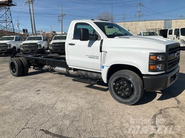 Chevrolet 5500 Cabins and interior