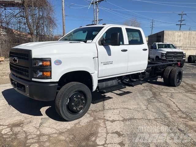 Chevrolet 5500 Cabins and interior