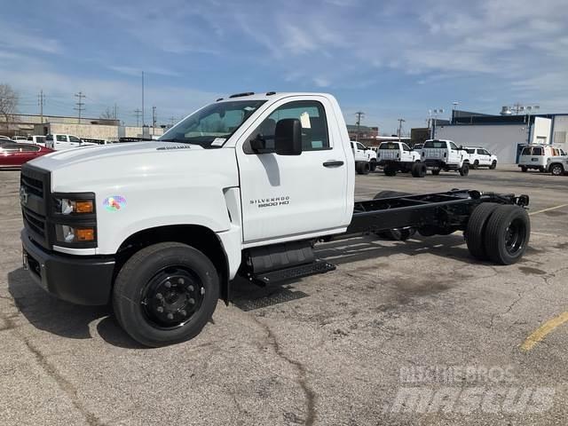 Chevrolet 6500 Cabins and interior