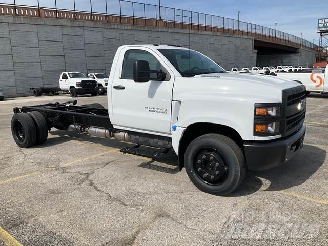 Chevrolet 6500 Cabins and interior