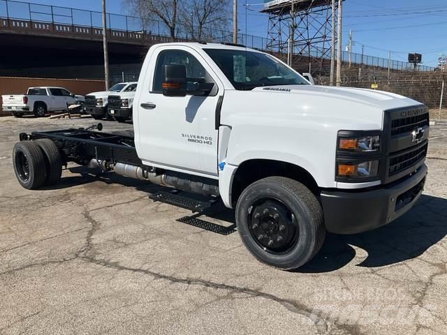 Chevrolet 6500 Cabins and interior