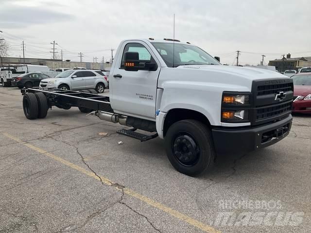 Chevrolet 6500 Cabins and interior