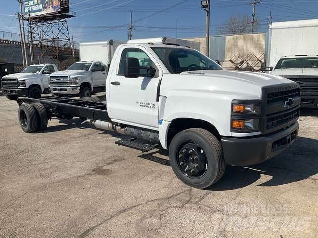 Chevrolet 6500 Cabins and interior