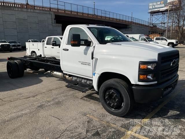 Chevrolet 6500 Cabins and interior