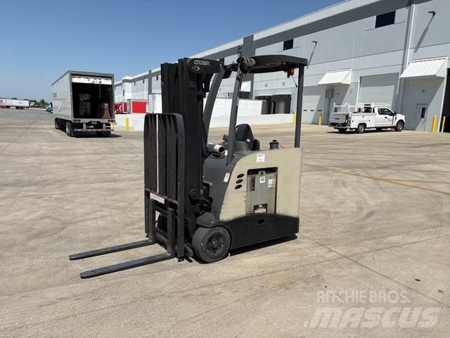 Crown RC5500 Electric forklift trucks