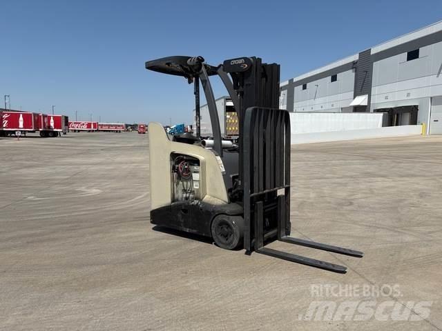 Crown RC5500 Electric forklift trucks