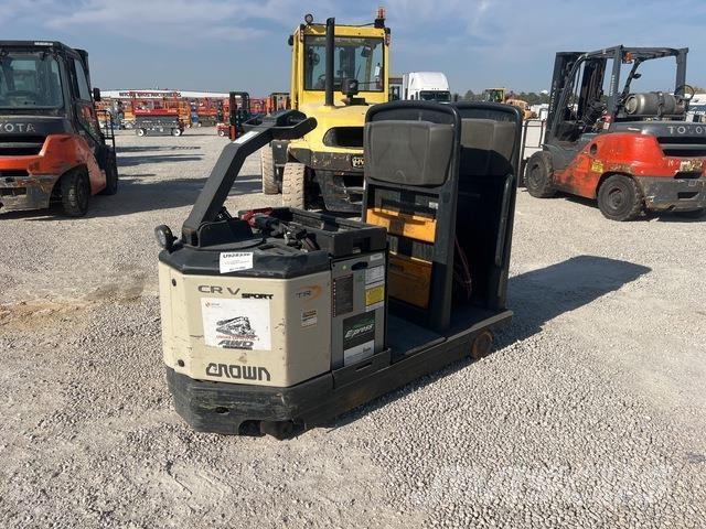 Crown TR4500 Tow truck