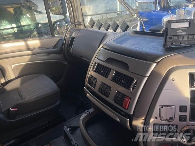 DAF XF105 Chassis Cab trucks