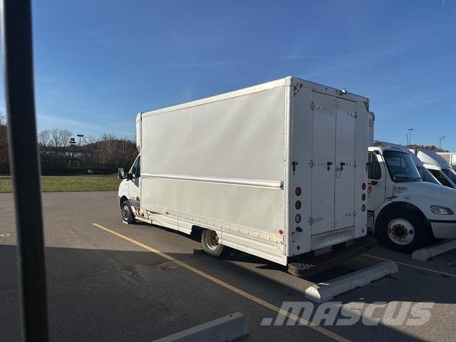 Dodge 3500 Box trucks