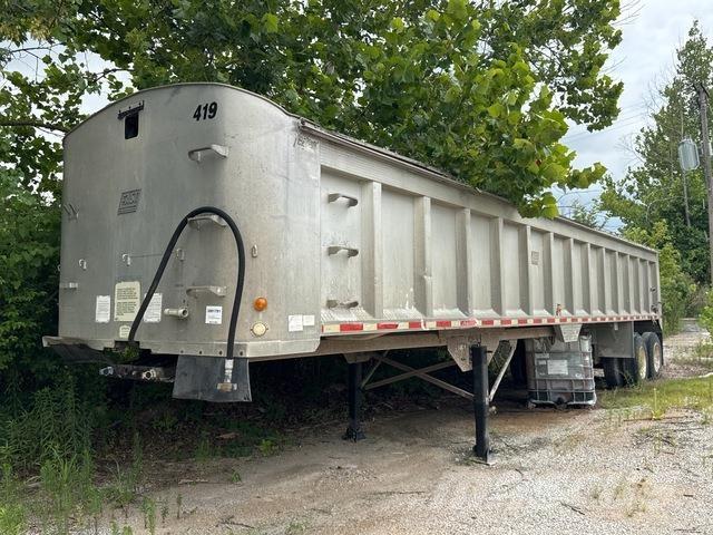 East Mfg  Tipper trailers