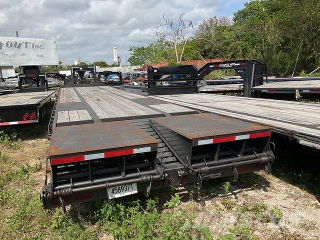 East Mfg Texas Car carrier