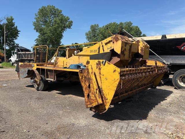 Etnyre  Sand and salt spreaders