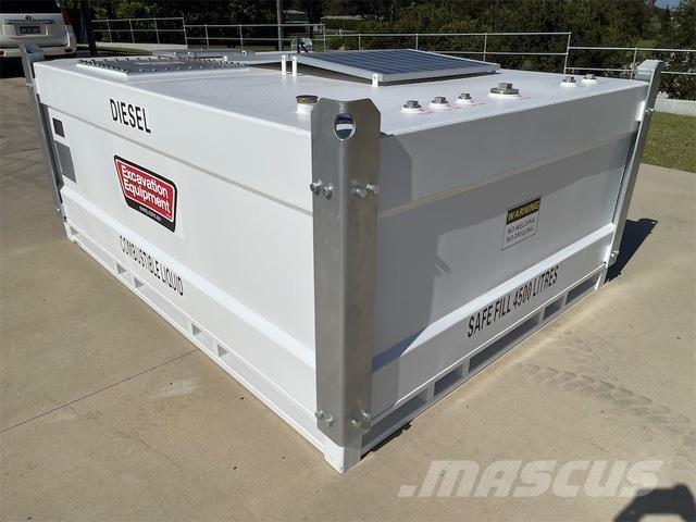  EXEQ Fuel and additive tanks