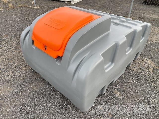  EXEQ DD1000 Fuel and additive tanks
