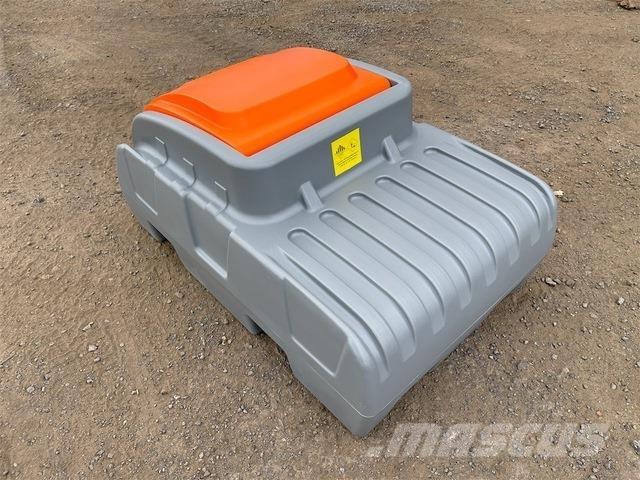  EXEQ DD200 Fuel and additive tanks