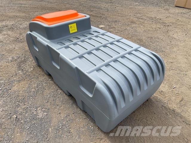  EXEQ DD500 Fuel and additive tanks
