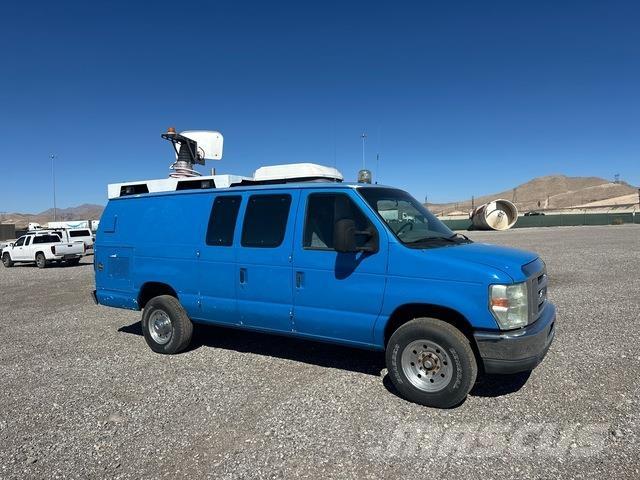 Ford E-350 Panel vans