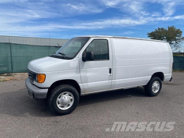 Ford E-350 Panel vans