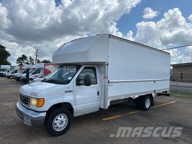 Ford E-350 Box body