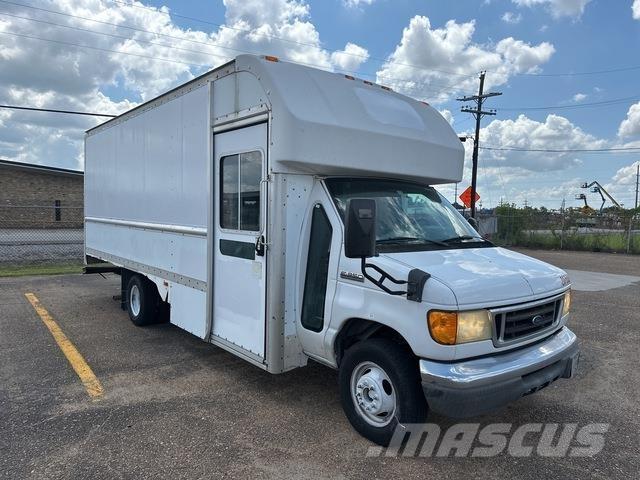 Ford E-350 Box body
