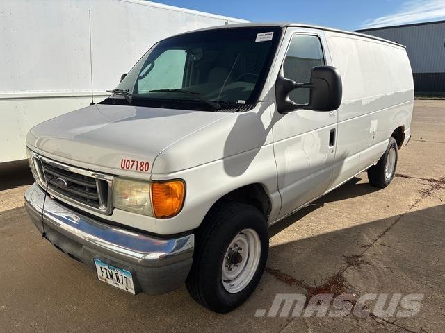 Ford E150 Panel vans