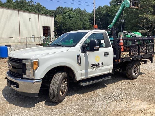 Ford F-250 Flatbed / Dropside trucks